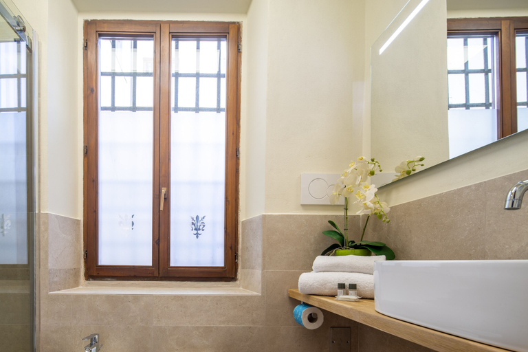 Bathroom 5, Duomo Apartments by Mmega, Florence