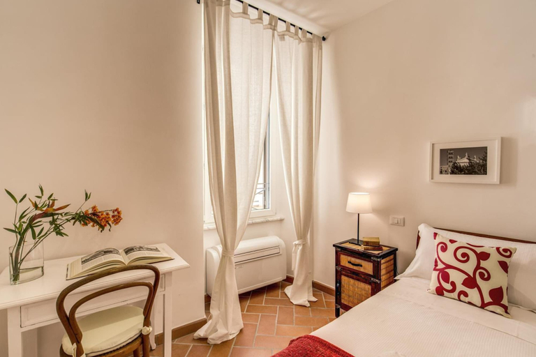 Bedroom 2, Piccolo Trevi Suites, Rome