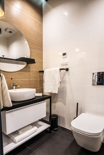 Bathroom 4, Up Hotel Budapest, Budapesti