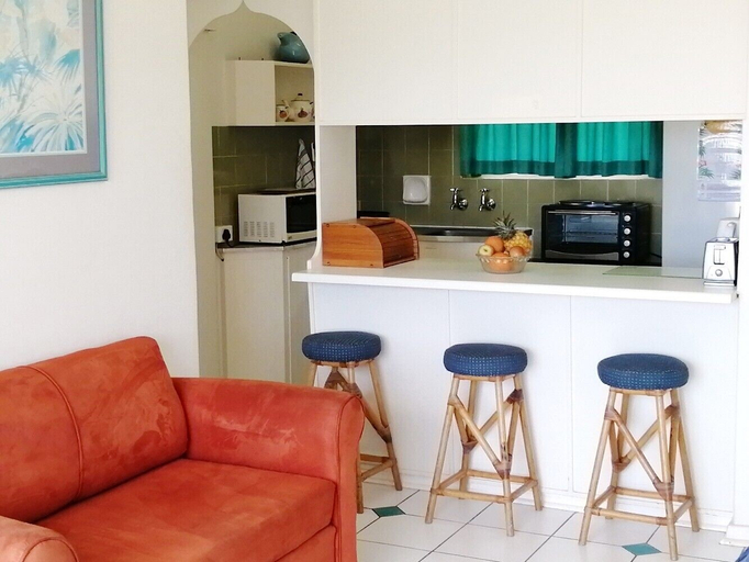 Others 5, Claridges 303, Ugu