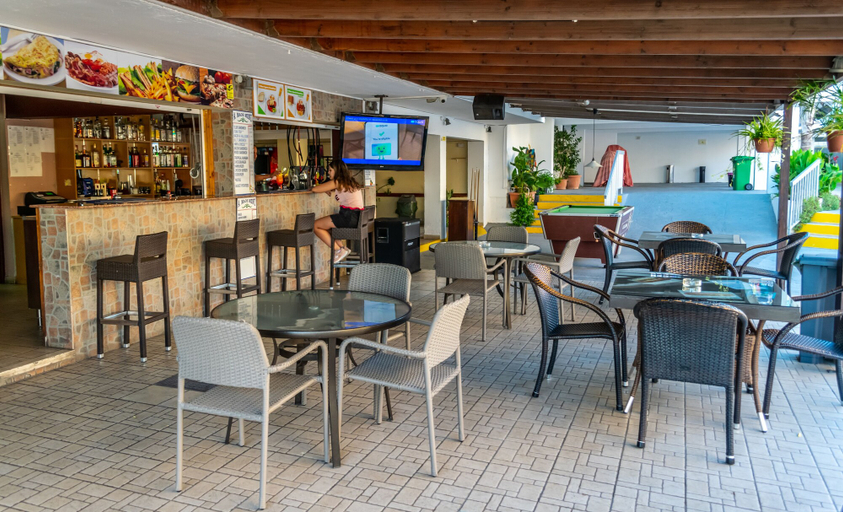 Food & Drinks 5, A. Maos Hotel Apartments