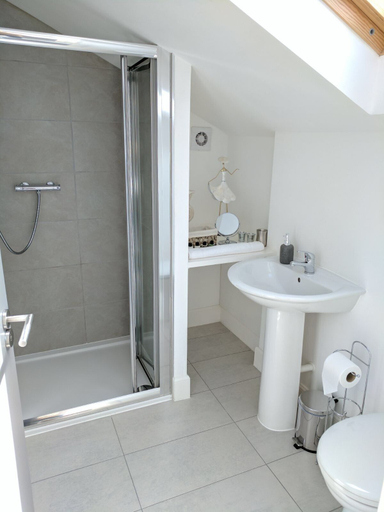 Bathroom, Taymouth Marina - Ben Cruachan, Perthshire and Kinross