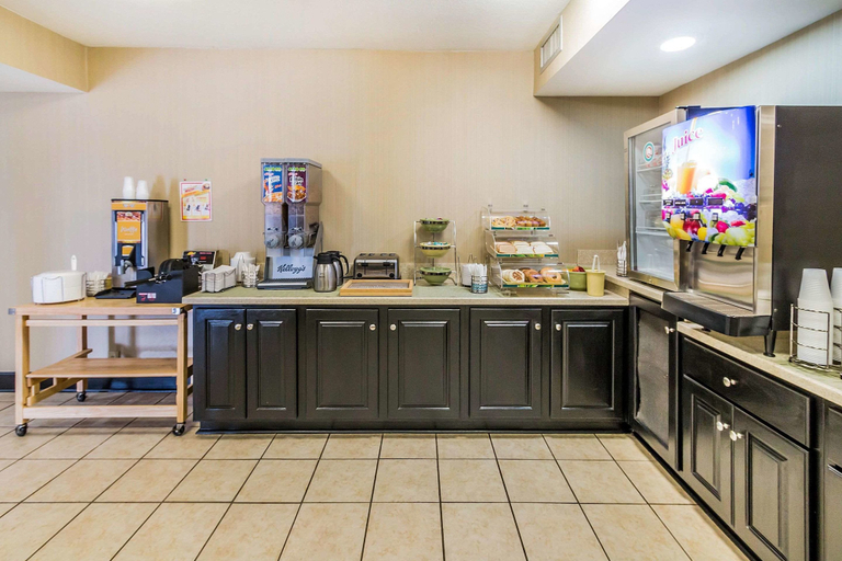 Food & Drinks 5, Quality Inn Savannah I-95, Chatham