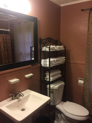 Bathroom 4, JARVIS Edgewater Park & Beach 5BD Villa, Cuyahoga