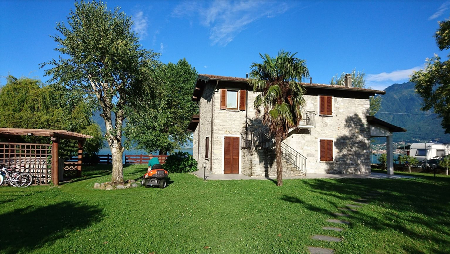 Exterior & Views