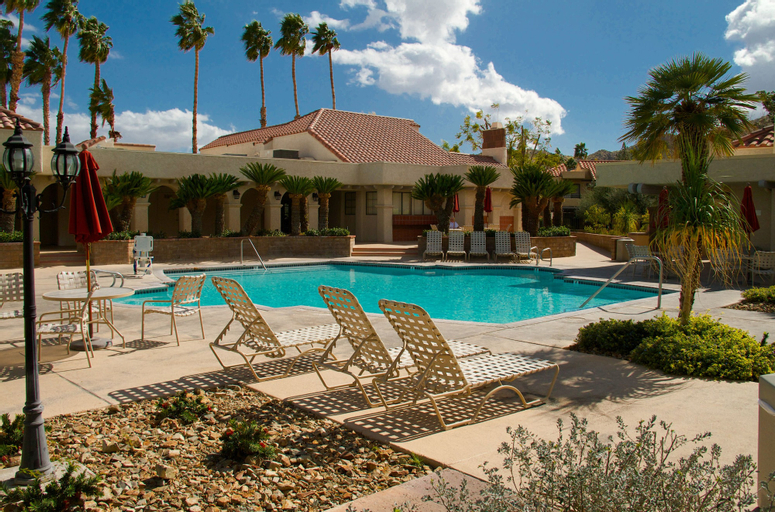 The Oasis Resort, Riverside