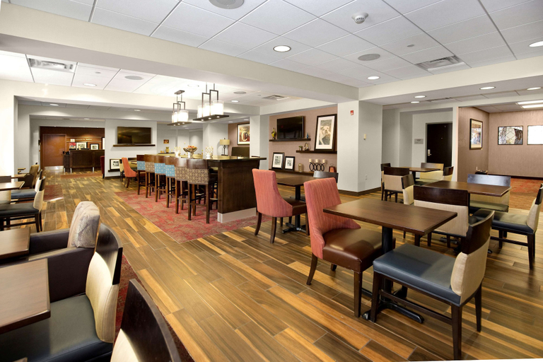Food & Drinks 5, Hampton Inn Butler, Butler