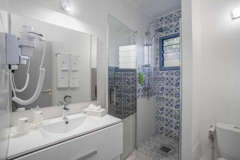 Bathroom 4, Karibea Le Squash Hotel, Fort-de-France