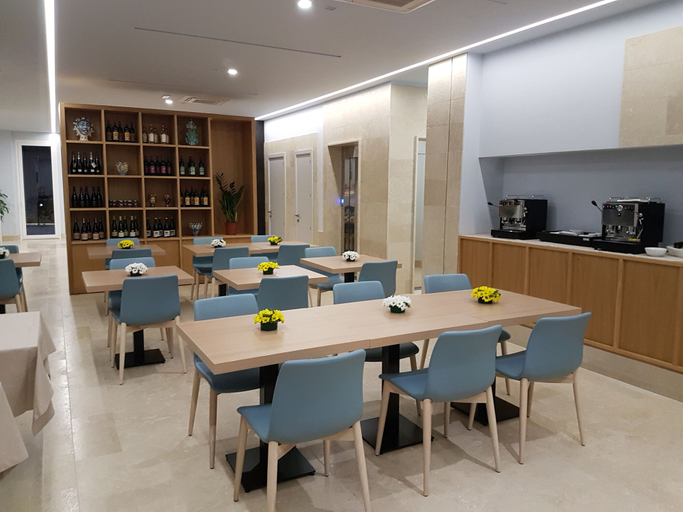 Food & Drinks 5, Netum Hotel, Syracuse