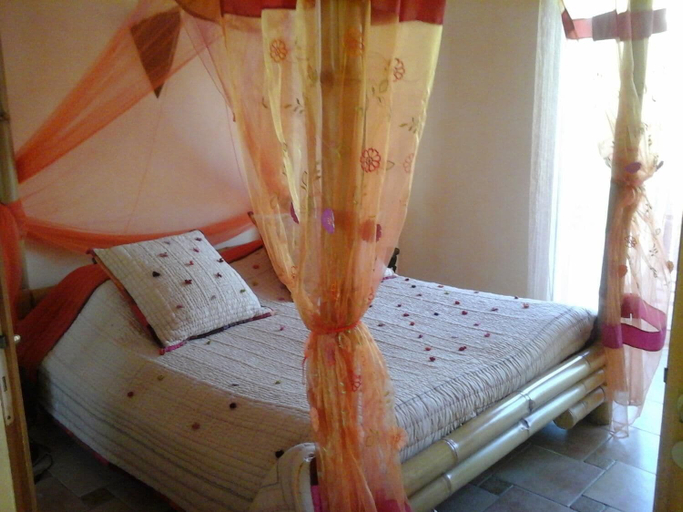 Bedroom 3, Chambres d'Hôtes Mas des lys, Var