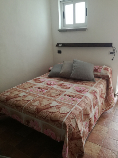 Bedroom 4, B&B PompeiLog, Napoli