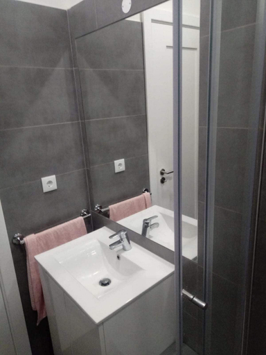 Bathroom 4, D&N Hospedagem - Hostel, Lisbon