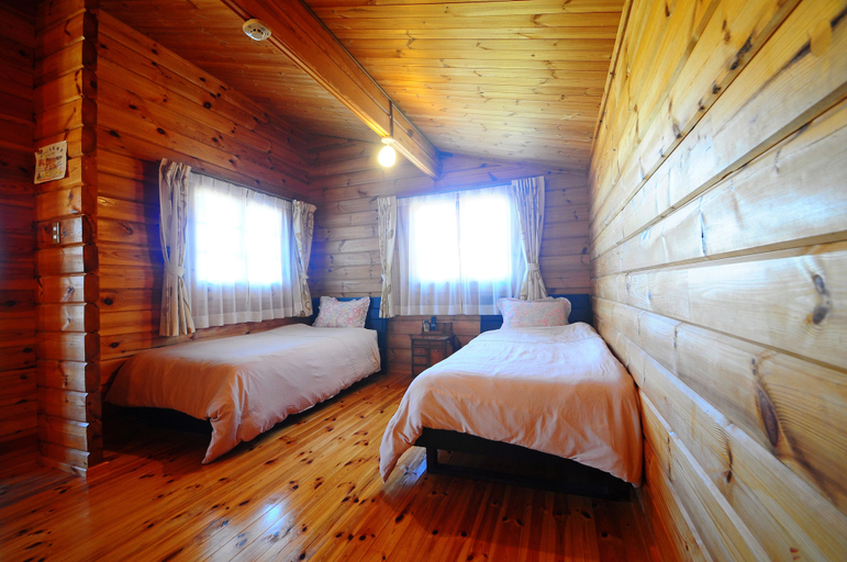 Bedroom 3, Pension Yonahadake, Kunigami