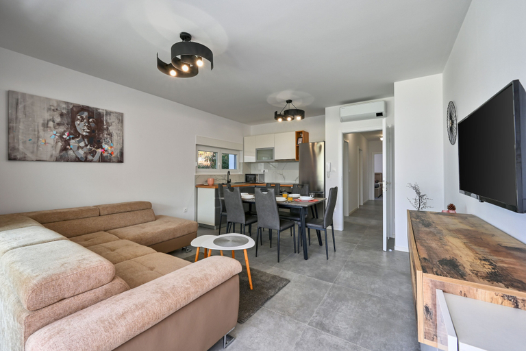 Others 5, Imperial Apartment with Private Pool, Novalja