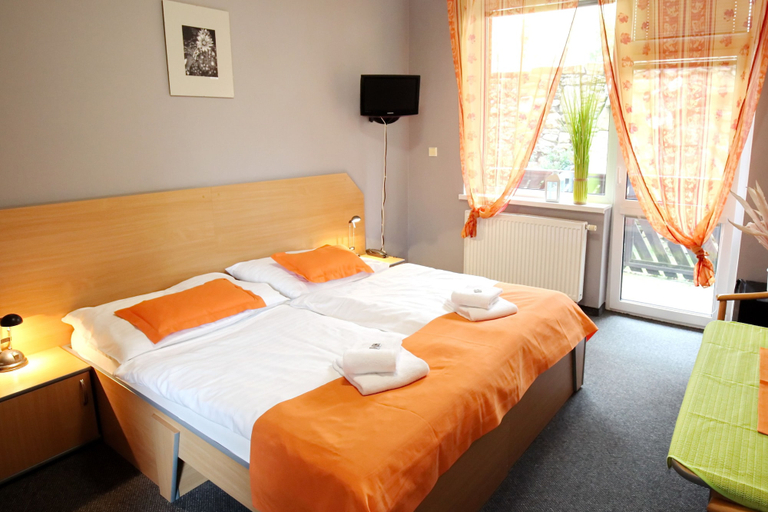 Bedroom 2, Hotel Bohemia, Cheb