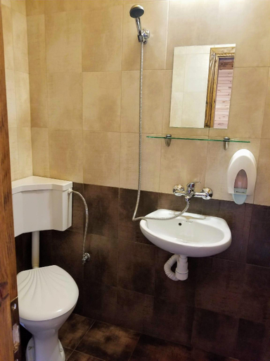 Bathroom 3, Guest House Kandaferi 2, Elena