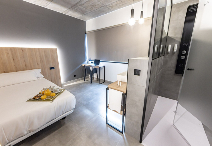 Bedroom 2, Hospedium Hotel Devalar Do Mar, A Coruña