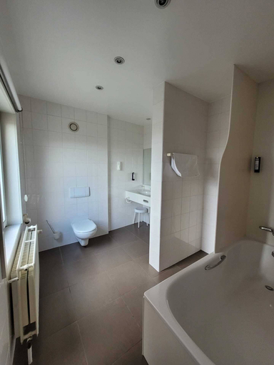 Bathroom 3, Hotel Monaco Zeebrugge Beach, West-Vlaanderen
