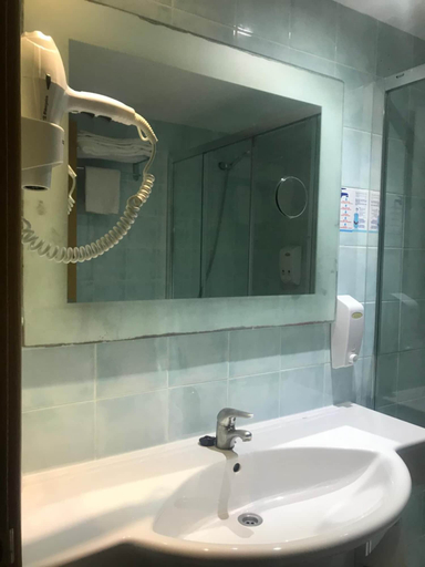 Bathroom 4, Hotel Iris, Baleares