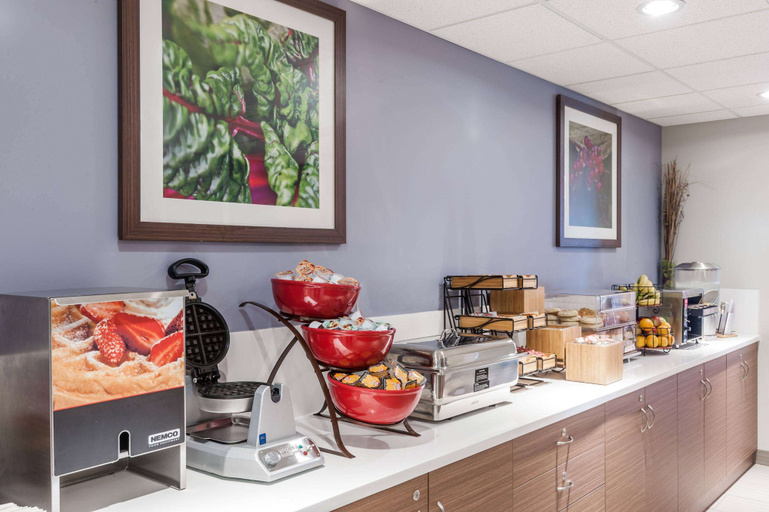 Food & Drinks 5, Microtel Inn & Suites By Wyndham Fort St John, Peace River