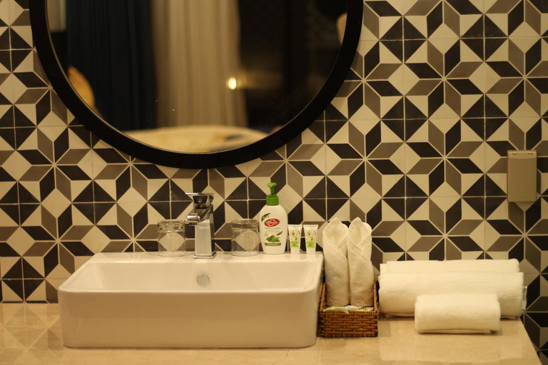 Bathroom, Starlight Villa Beach Resort & Spa, Hàm Thuận Nam