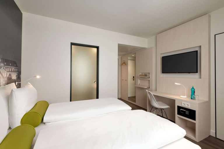 Bedroom 3, Super 8 by Wyndham Mainz Zollhafen, Mainz