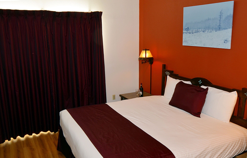 Bedroom 3, Ohkay Casino Resort Hotel, Rio Arriba