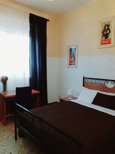 Bedroom 4, Novella Italy, Florence