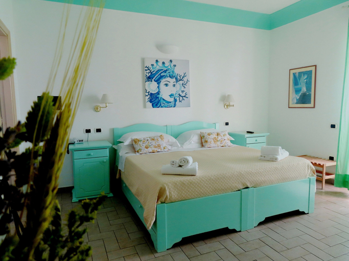 Bedroom 3, Hotel Ossidiana Stromboli Center, Messina