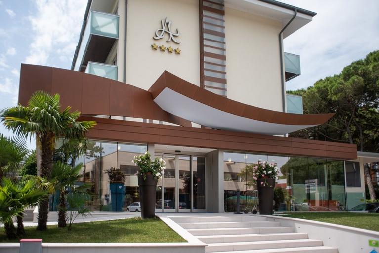 Hotel Arizona, Udine