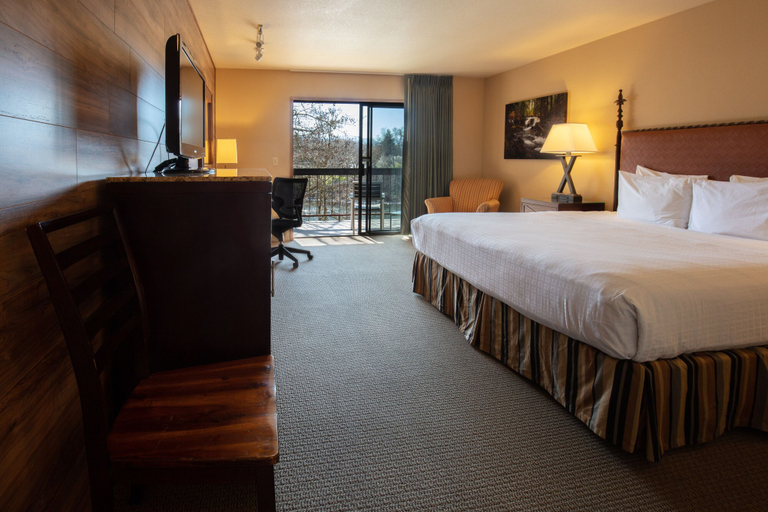 Bedroom 3, Riverside Inn, Josephine