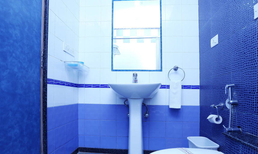 Bathroom 4, Treebo Edha Suites Koramangala, Bangalore