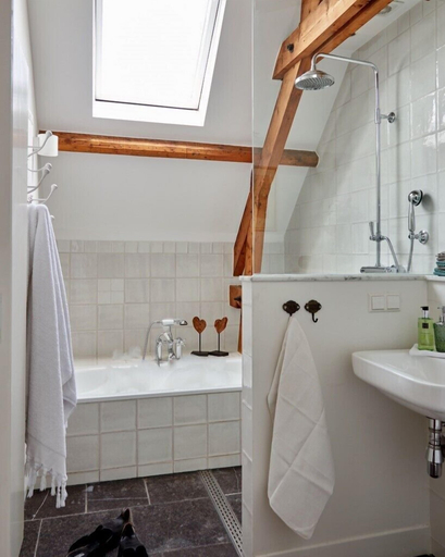 Bathroom 5, Hotel Station Amstelveen, Amstelveen