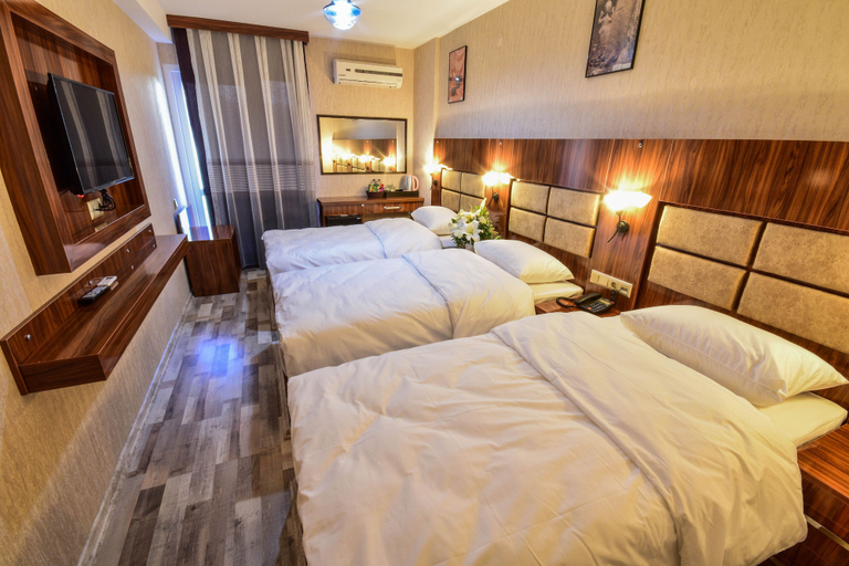 Bedroom 5, Marina Hotel, Konak