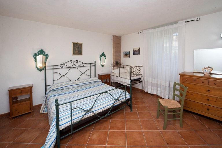 Bedroom 2, Agriturismo Borgo Podernovo, Viterbo