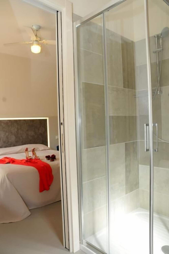 Bathroom 3, Hotel Maioli, Rimini
