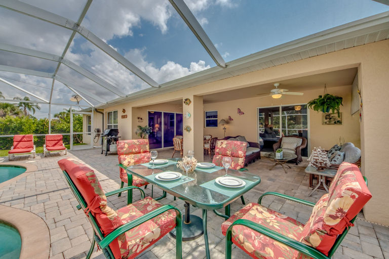 Food & Drinks 5, House Palm Tree by Vacationhit, Lee