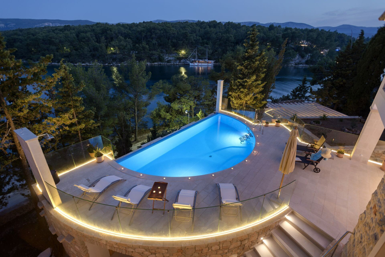 Sport & Beauty 3, Luxury Villa Hvar Enigma with Pool, Jelsa