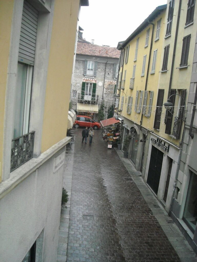 Others 4, Residence Pila, Como
