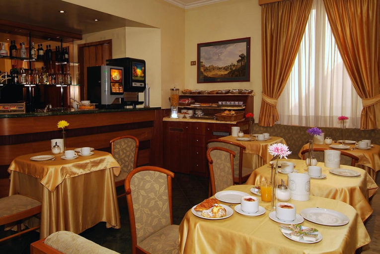 Food & Drinks 5, Hotel Argentina, Roma