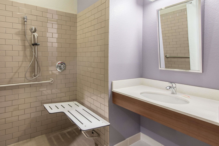 Bathroom 4, Microtel Inn & Suites By Wyndham Cadiz, Harrison