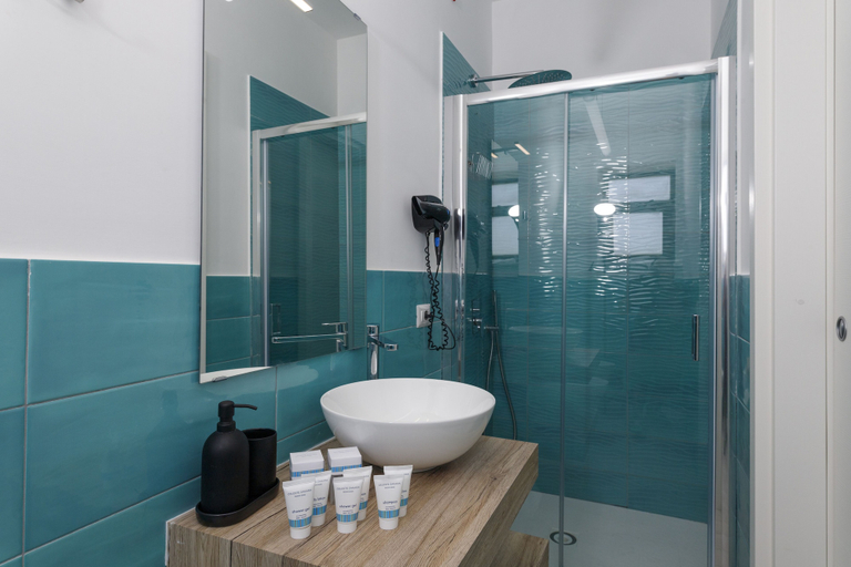 Bathroom 5, La casa sul faro, Napoli