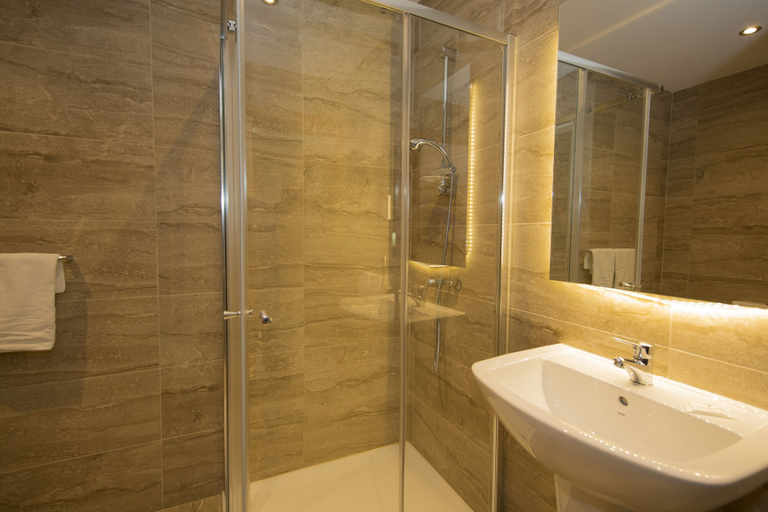 Bathroom 5, Relax Inn Hotel, Saint Paul's Bay