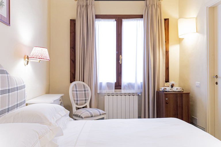 Bedroom 4, Casa Uffizi Tower House Boutique Hotel, Florence