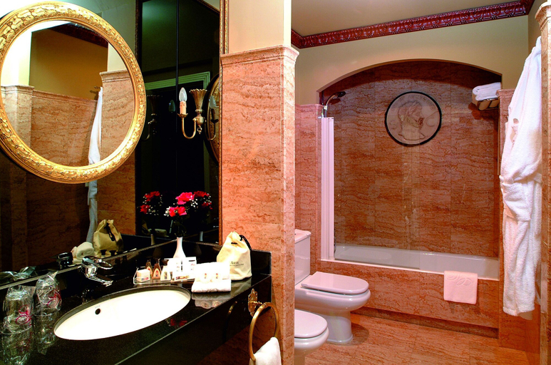 Bathroom 5, Hotel Izan Trujillo, Cáceres