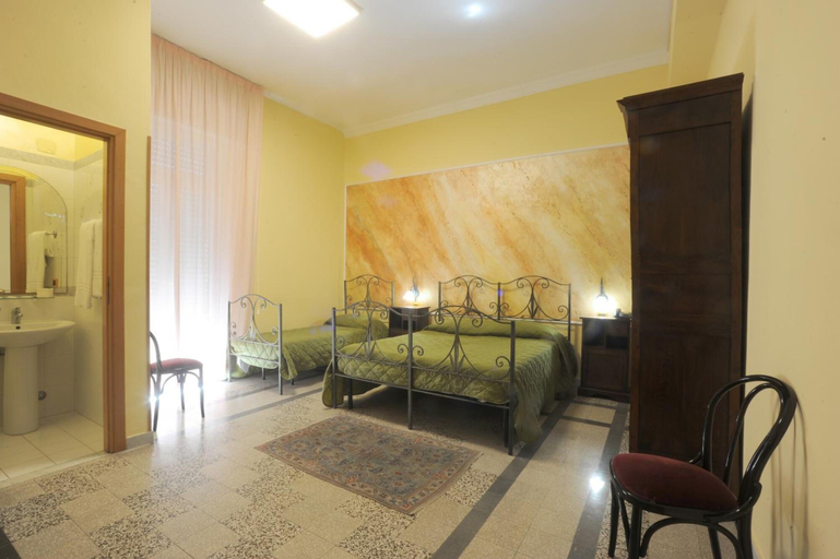 Bedroom 3, Albergo Bellavista, Latina