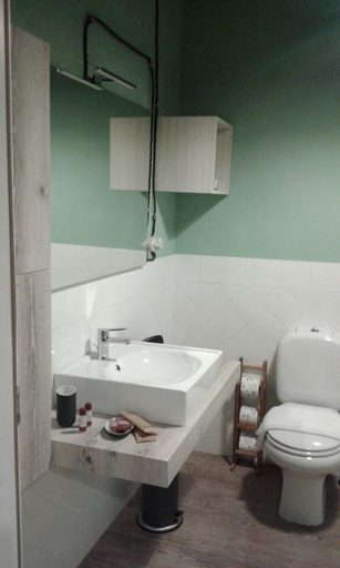 Bathroom 3, Apollonion Country House, Syracuse