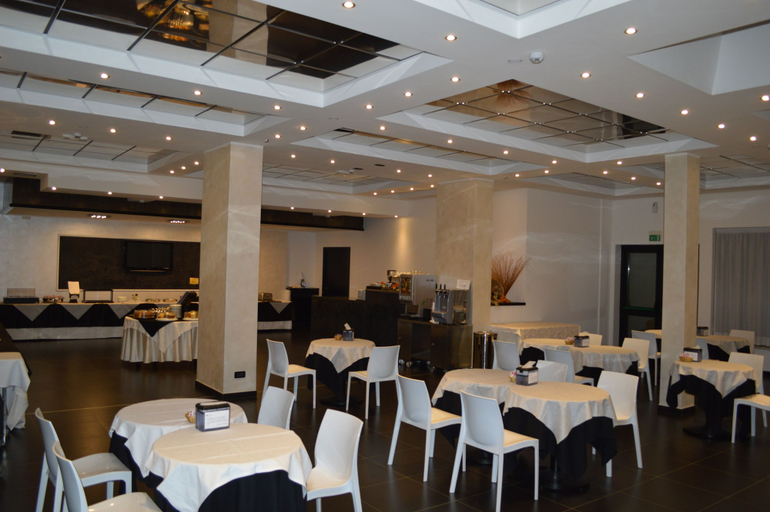 Food & Drinks, Canadian Hotel, L'Aquila