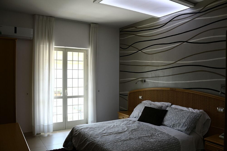 Bedroom 4, Mandetta Hotel, Salerno