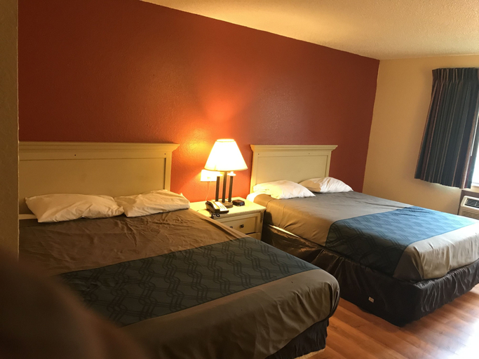 Bedroom 3, Econo Lodge Akron Copley Northwest, Summit